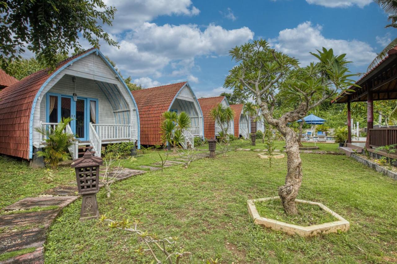 Megaland Bungalow Batununggul Exterior foto